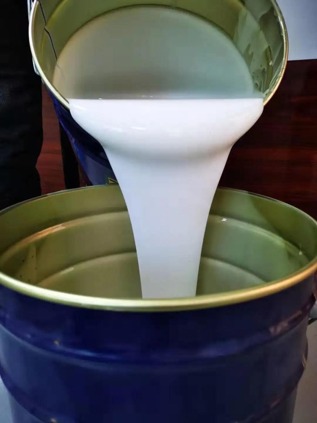 如何避免液體硅膠出現(xiàn)中毒現(xiàn)象？